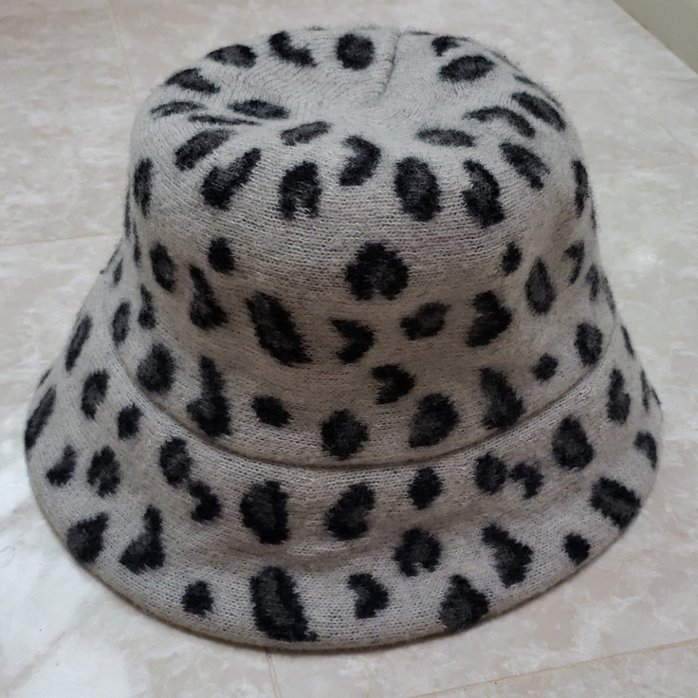 Nine West Gray Wool Cheetah Print Bucket Hat